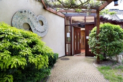 Courtyard-to-health-centre-2